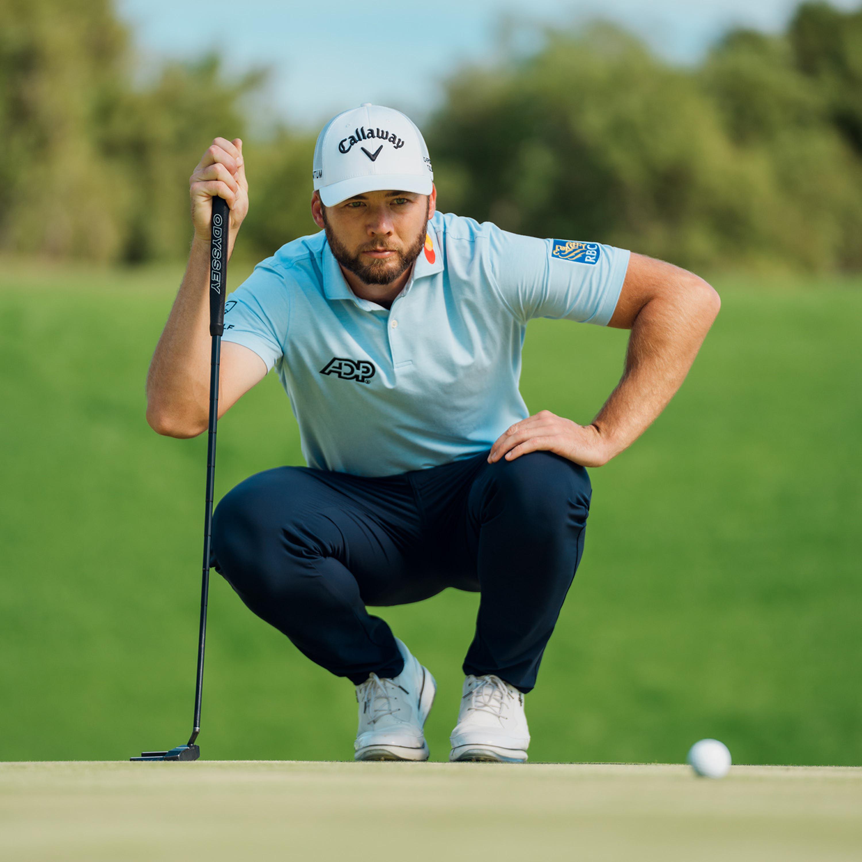 Sam Burns with Putter