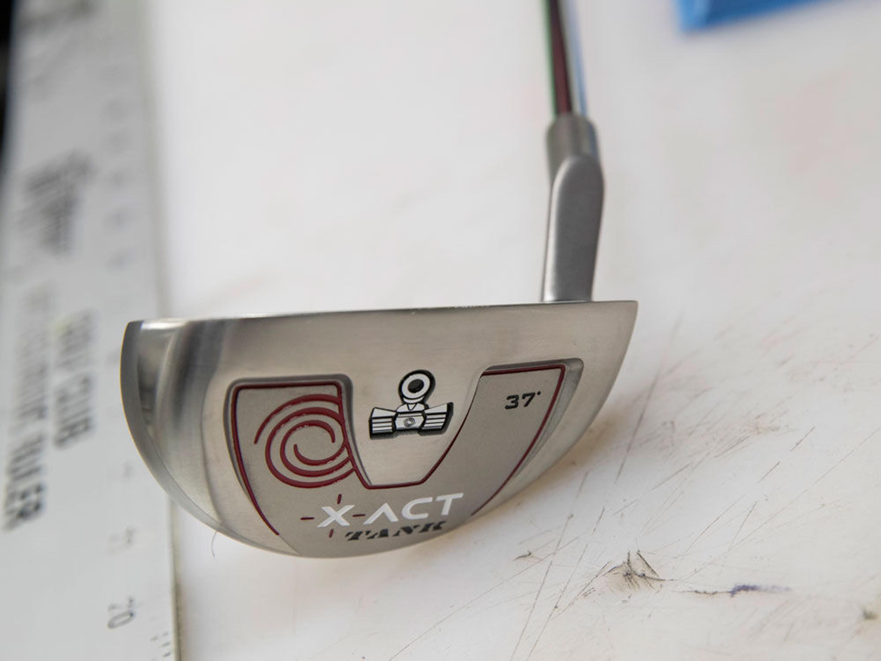 putters-2016-x-act-tank-chipper