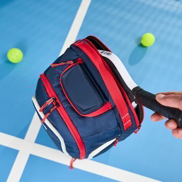 Soft-lined paddle compartment