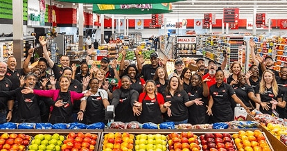 Image of Winn-Dixie store employees