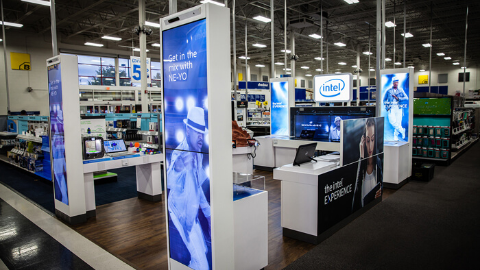 A photo of the Intel experience at Best Buy.
