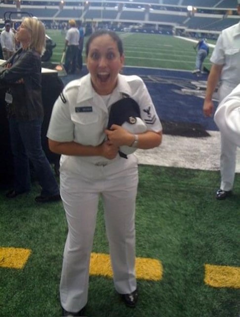 Laura_Allen_at_ATT_Stadium.jpg