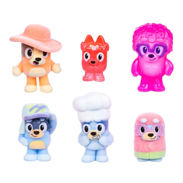 Bluey S15 Fuzzies Friends & Family Pack toy collection. 