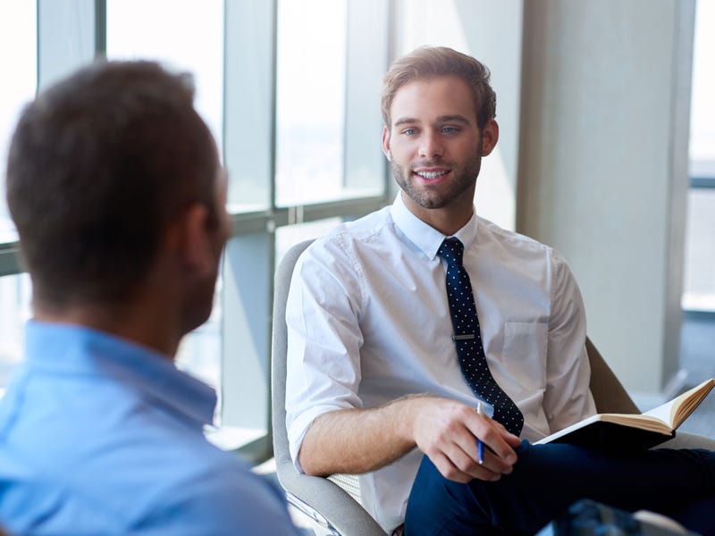 Persona descubriendo cómo aprender un idioma rápidamente