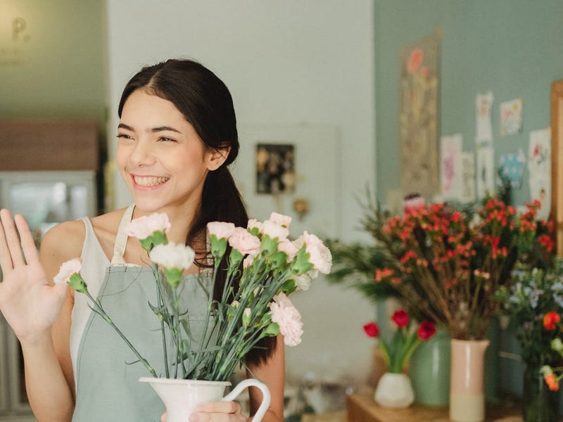 Mujer presentándose en inglés