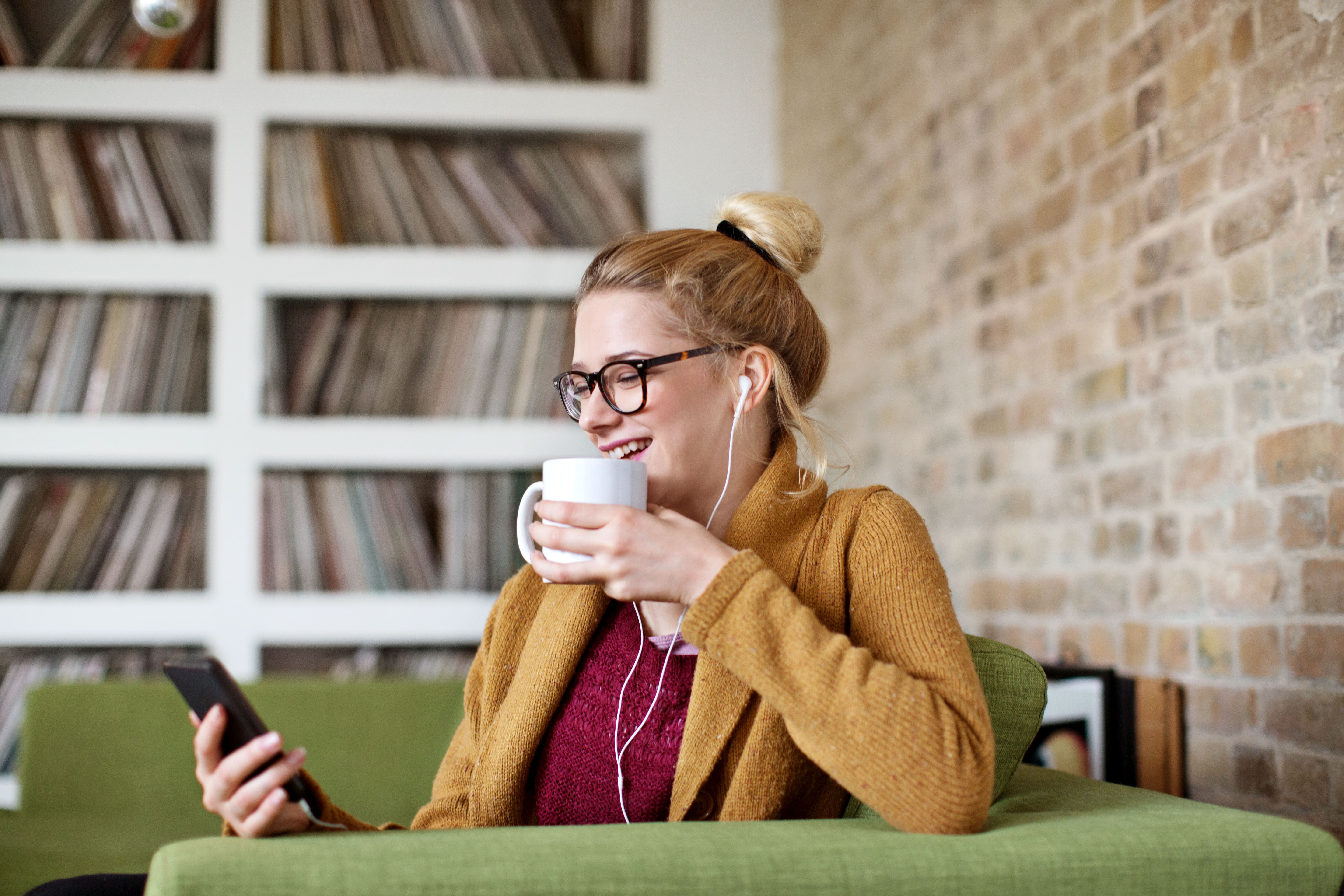 Mujer hablando el idioma polaco