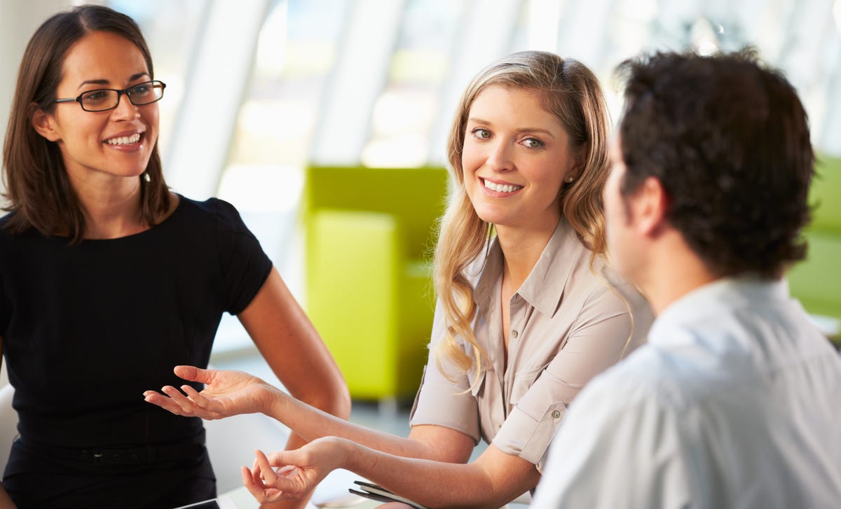 Mujer en la escuela de inglés en Culiacán