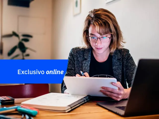 Gráfico promocional de Berlitz sobre autoestudio en línea para cursos de idiomas.
