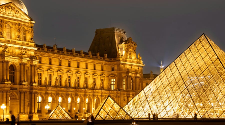 Viajar a Francia para estudiar francés.