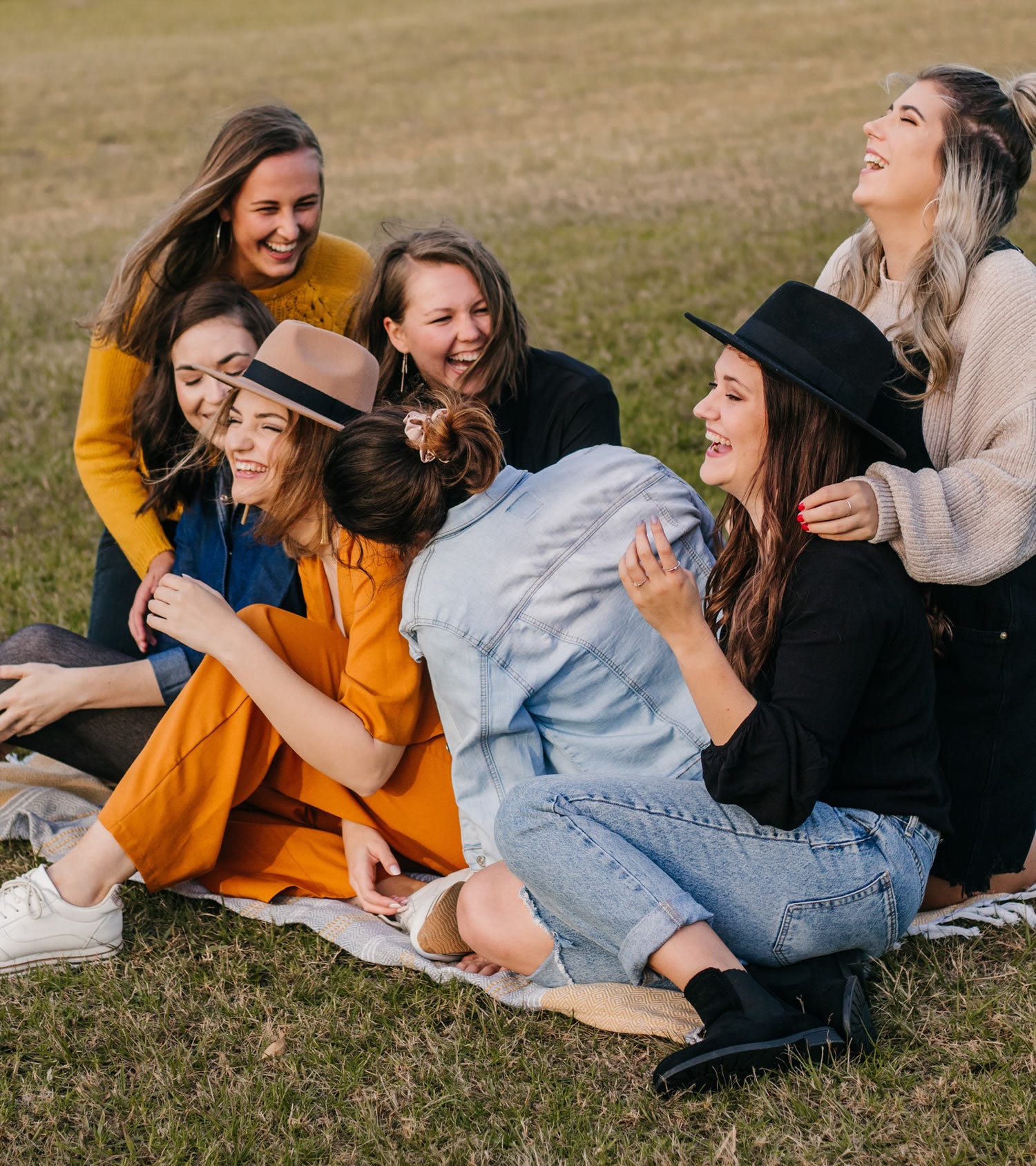 Amigas en conversaciones en inglés