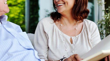 Mujer diciendo aprende japonés