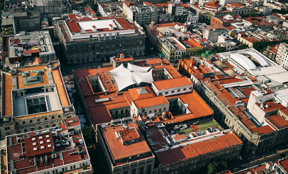 Berlitz y el sello de STPS