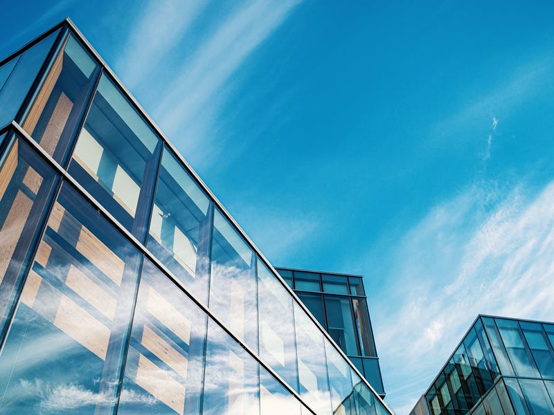 fachada de un edificio en inglés